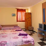 семеен бостън Hotel Ravda