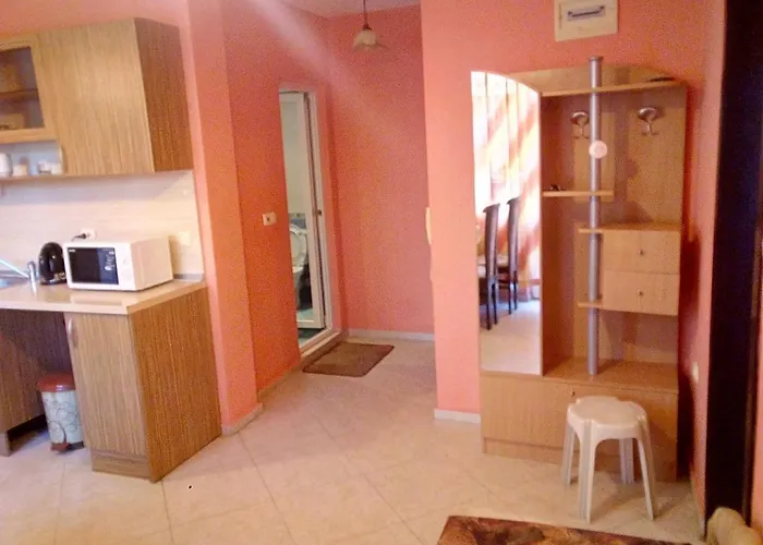 семеен бостън Hotel 2*