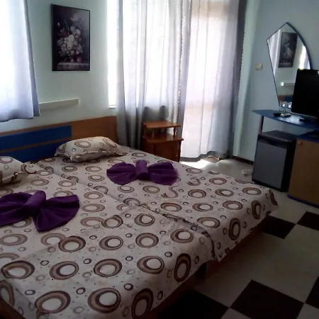 семеен бостън 호텔 라브다