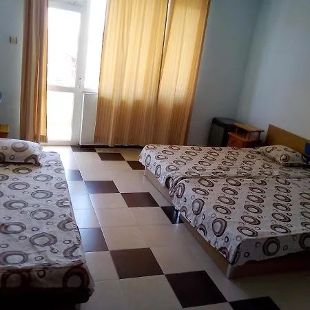 семеен бостън