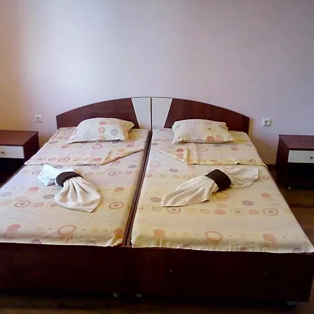 Hotel семеен бостън Ravda