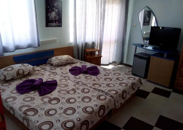 семеен бостън Hotel Ravda