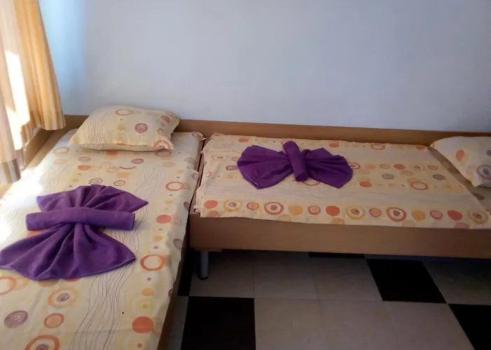 семеен бостън Hotel Ravda